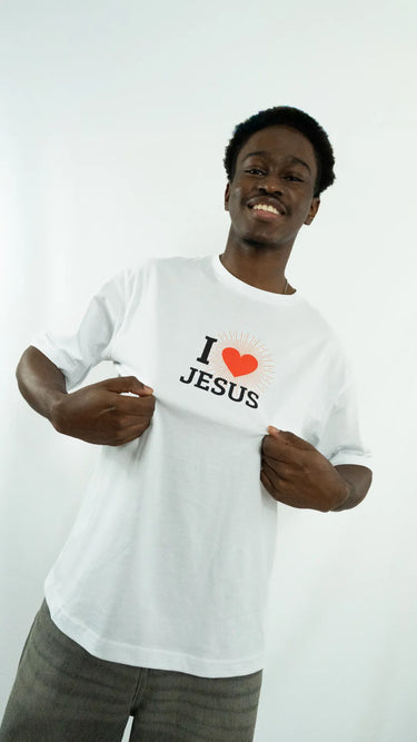 T-shirt "I LOVE JESUS"