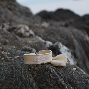Bracelet en tissu "JESUS"