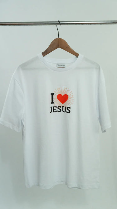 T-shirt "I LOVE JESUS"